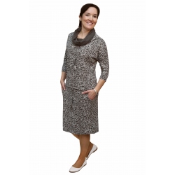 NM 44-3 - dámské šaty antracitové nápisy